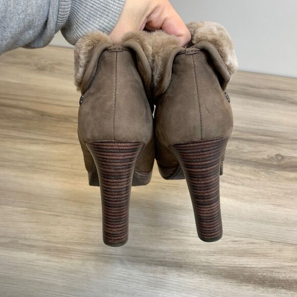 Women's UGG Dandelion Size 10 Brown Leather/Shearling High-Heel Ankle Bootie - Picture 4 of 12